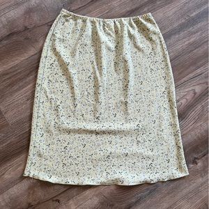 Vintage 90’s green floral midi skirt